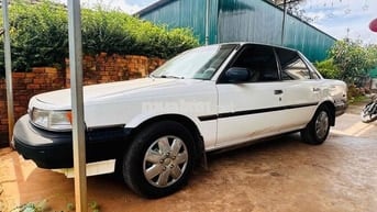 Toyota Camry 1990 - 9999 km