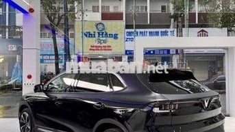 xe VF8 sẵn nhiều xe