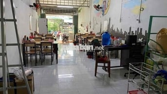 SANG MẶT BẰNG, MẶT TIỀN ĐƯỜNG ĐÔNG ĐÚC, GẦN 3 TRƯỜNG HỌC, CHỢ
