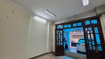 Mạc Thái Tổ,106m 6tầng, 2 ô tô tránh đỗ ,vào nhà. Giá 31,5 tỷ có TL.