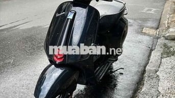 VESPA SPRINT 125 ABS ĐEN BÓNG