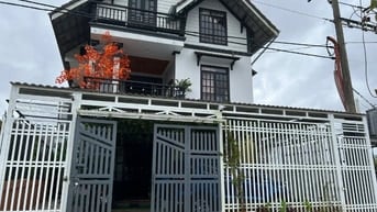 Nhà chính chủ cần bán gấp , ngang 10m đang cho thuê có thu nhập.