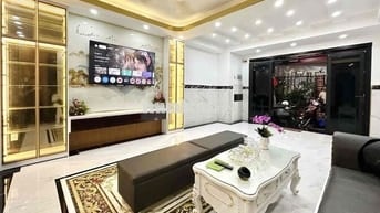 HXH kinh doanh 5 tầng Huỳnh Văn Bánh có thang máy cho thuê 35tr/tháng