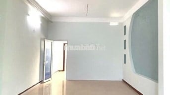 Cho thuê nhà mặt tiền 3 tầng đường Nguyễn Văn Linh, vị trí sầm uất