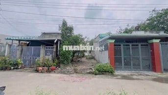 Cần bán lô đất 172,2m2 ngay chợ Chánh Lưu, sát ĐT 741