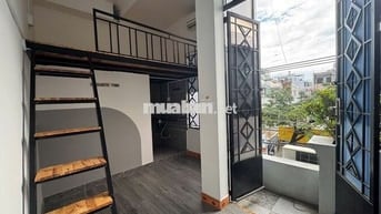 Duplex bancol cửa sổ trời máy lạnh gần IUH, VLU giá rẻ