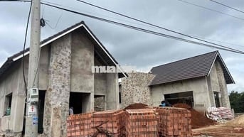 HOÀN THIỆN 80% CHO CĂN VILLA NGHỈ DƯỠNG VEN ĐÀ LẠT , VIEW ĐỒI THÔNG
