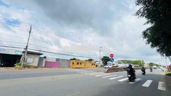 cần bán gấp 5000m2 góc 2 mặt tiền qlo 1a hưng lộc