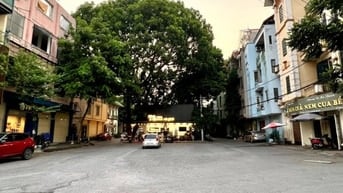  HIẾM – NHÀ NGUYỄN VĂN CỪ 2 PHÒNG NGỦ CÓ 3 TỶ MỘT TÍ GẦN Ô TÔ TRÁNH 