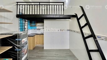 CĂN HỘ TÁCH BẾP BAN CÔNG THOÁNG MÁY GIẶT RIÊNG GẦN SÂN BAY
