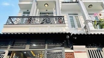 Nhà 3 lầu, 4 PN, HXH khu đồng bộ Quang Trung