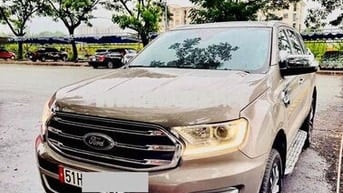 Ford Everest 2019 bản titan 2 cầu chạy 7v8