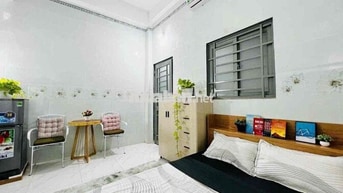 CHO THUÊ PHÒNG FULL NỘI THẤT - THANG MÁY, TRỐNG SẴN, HẦM XE RỘNG RÃI