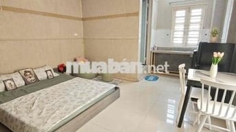 Studio Siêu phẩm Quận 10 có ban công, cửa sổ trời, ở được 3-4 người