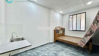 Cho thuê phòng có cửa sổ trời lớn - Ngay cầu Nguyễn Văn Cừ