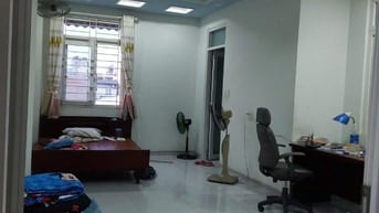 Cho thuê nhà mới MT hẻm ô tô 132 Mã Lò 5x16m 2 lầu st 5 phòng