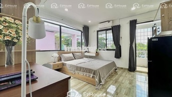 STUDIO BAN CÔNG FULL NỘI THẤT, THANG MÁY, Ô TÔ TẬN CỬA,5P QUA VĂN LANG
