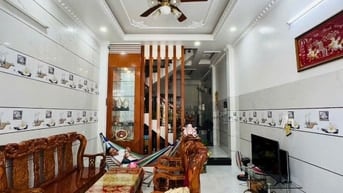 Nhà đúc 3 lầu, dt: 4x18 hẻm 8m đường 18b, giáp Mã Lò