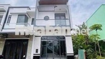 BÁN NHÀ 2 LẦU NGAY KCN NAM TÂN UYÊN TPHCM