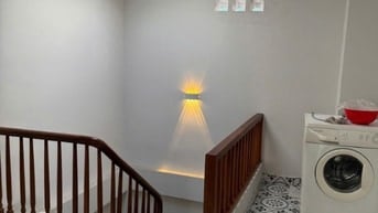 Cho thuê nhà Ngõ Quỳnh, Hai Bà Trưng, 5 tầng x 35m2, 3 phòng ngủ