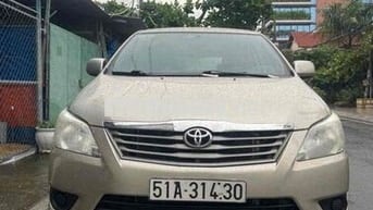 Toyota Innova 2012 E - 130000 km