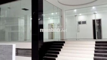 Cho thuê căn hộ full nội thất cao cấp Cầu Giấy, vào ở ngay
