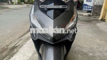 Honda Vario 150 màu đen, tay ga