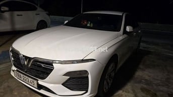 VinFast Lux A2.0 2022 A2.0 Tiêu chuẩn - 46000 km