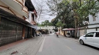 NHÀ ĐẸP - CHẮC CHẮN - KHU VỰC NHIỀU TIỆN ÍCH - AN SINH LÝ TƯỞNG.-
