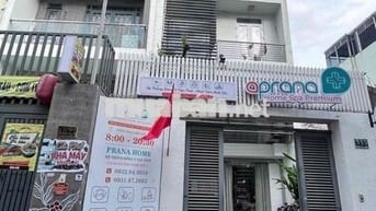 NHÀ MẶT TIỀN PHÚ NHUẬN 6❌15m - CÓ SÂN ĐỂ XE . NHÀ ĐẸP
