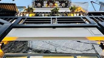 Ra nước ngoài sinh sống cần bán gấp nhà 1T2L Trần Phú Q5 gần 60m2.Shr