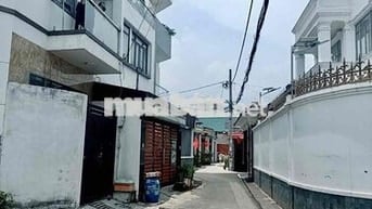 NHÀ ĐẸP NỞ HẬU LÔ GÓc 3 TẦNG- 4 PHÒNg NGỦ-3 WC