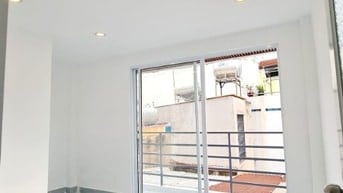 Cần tiền gấp bán nhà đường Hậu Giang, quận 6. 60m2, giá 1 tỷ 180 triệu