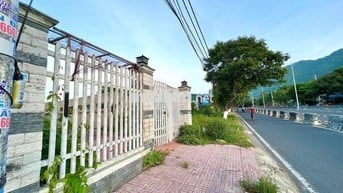 Đất mặt tiền đường Nguyễn Tất Thành giá *** khu vực