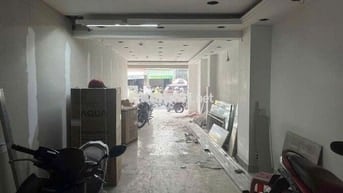 Mặt Tiền Võ Oanh Đối Diện Cổng Trường Giao Thông Vận Tải  Cho Quán Ăn
