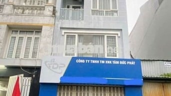 Cho thuê nhà nguyên căn dt 4,5×20, đường lớn, thoáng mát, sạch sẽ