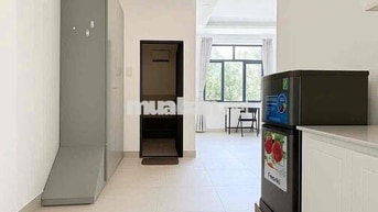 Căn Hộ Studio Cửa Sổ Rộng 45M2 Full Nội Thất Thang Máy Hầm Xe Gần Q1