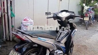 Cần tiền bán lại xe mình đang đi còn tốt
