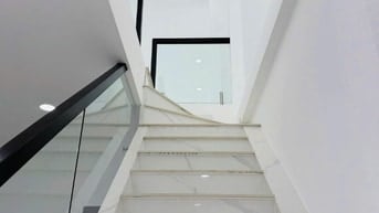 cần bán nhanh hẻm otoo , 5,45x15m . 2 tầng,, hẻm lê văn sỹ p12, quận 3