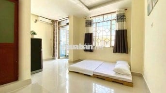 phòng cho thuê ban công cửa sổ thoáng gần đại học bách khoa quận 10