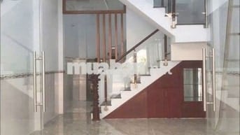 Nhà LÊ VĂN QUỚI [ 4x10, 3 lầu, 4pn, 3toilet] 10tr/tháng