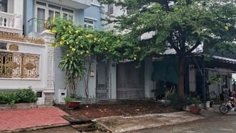 BT .savimex .kế chợ p thuận   -dt- 7x24 trệt 2 lầu + st ,giá 17.5 tỷ .