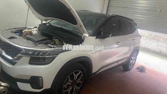 Kia Seltos 2023 Premium 1.4 AT - 9500 km