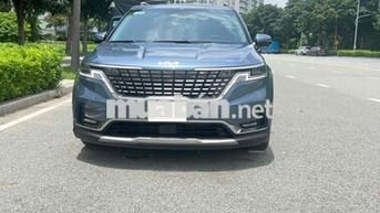 Kia Carnival 2022 2.2D Signature odo 34.000 Km