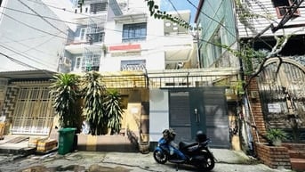 NGAY HUTECH- UNG VĂN KHIÊM- 124m2 (8x17m ) 3 TẦNG- TIỆN XÂY MỚI THEO Ý