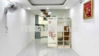 NHÀ NC 2TẦNG 2PN FULL NT TRUNG TÂM Q1 phù hợp gđ ở, sv ghép KDOL Rấtok