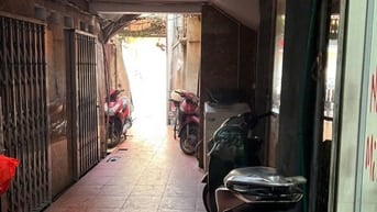Cho thuê nhà 129 Nguyễn Lương Bằng,cách 1 nhà ra mặt đường,1 tầng 60m2