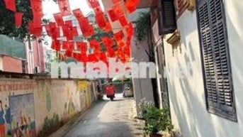 Bán đất phố Nguyễn Văn Cừ 70m2, chỉ hơn 6 t.ỷ, ngõ nông,gần ô tô tránh