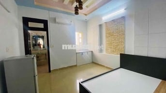 CHO THUÊ CĂN HỘ 1 PHÒNG NGỦ NGAY MẶT TIỀN QUANG TRUNG FULL NỘI THẤT
