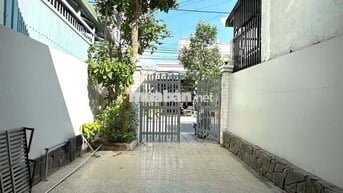 CHO THUÊ NHÀ TRỆT CẠNH CHỢ BÀ BỘ SẴN MÁY LẠNH GIÁ 6TR/THÁNG